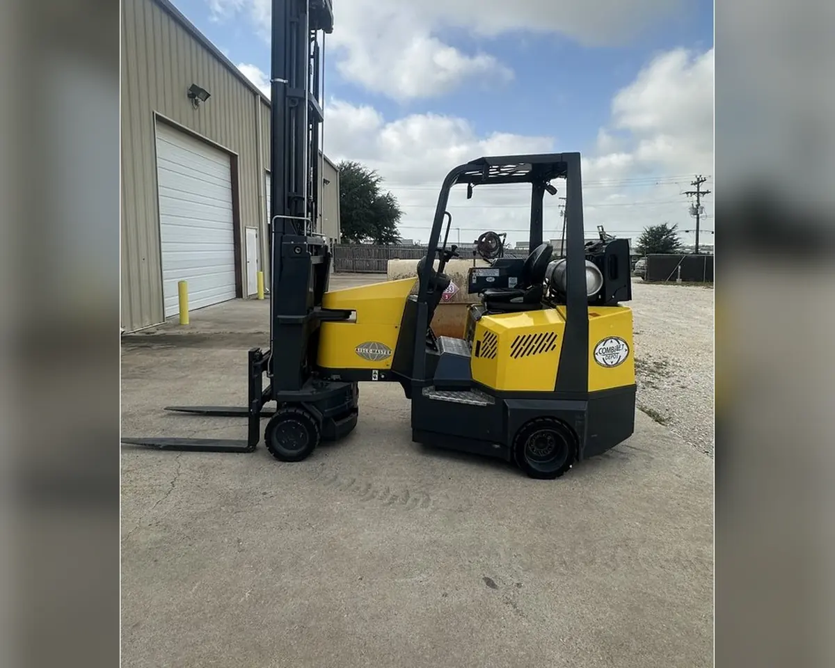 Pre-Owned 2017 Combilift Aisle Master 44WH forklift, photo 1