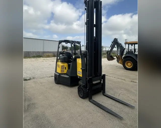 Pre-Owned 2017 Combilift Aisle Master 44WH forklift, photo 3
