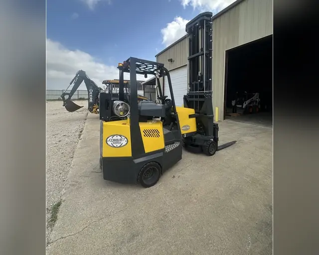 Pre-Owned 2017 Combilift Aisle Master 44WH forklift, photo 4