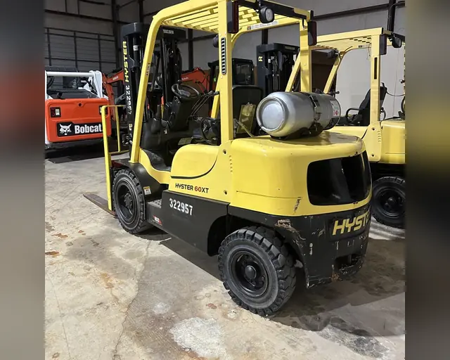 Pre-Owned 2020 Hyster H60XT forklift, photo 2