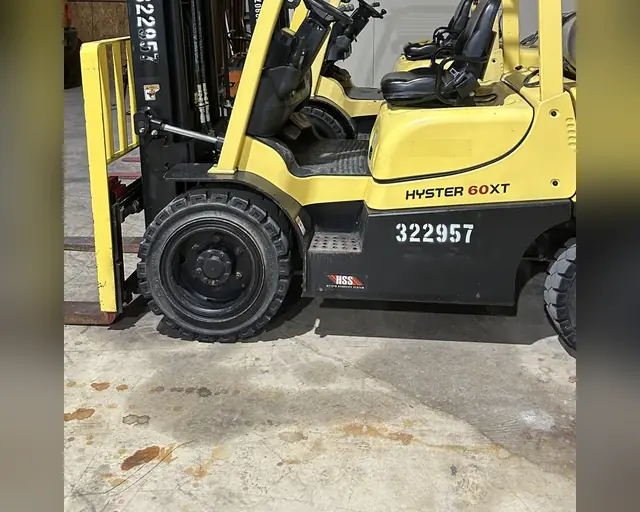 Pre-Owned 2020 Hyster H60XT forklift, photo 4