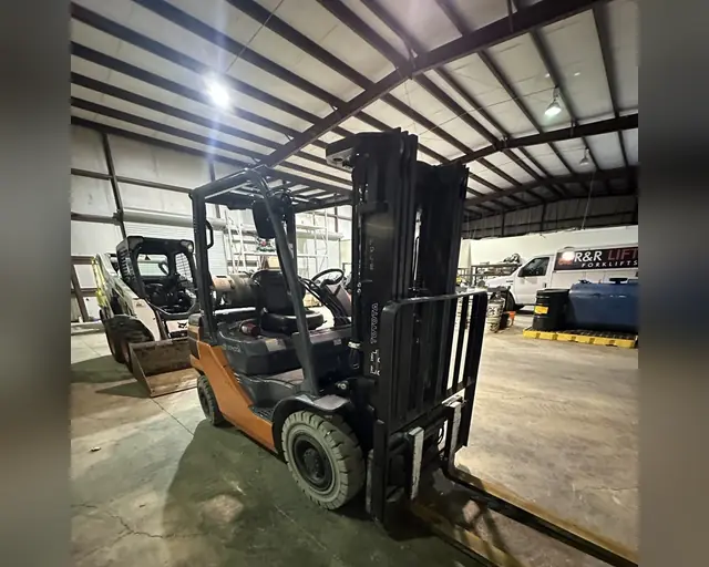 Pre-Owned 2020 Toyota 8FGU25 forklift, photo 2
